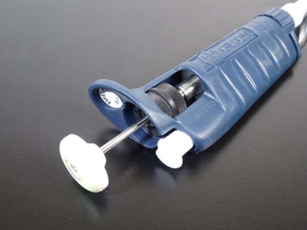 Gilson Pipetman Neo Lab Pipette P20 N | 2-20uL Single Channel Manual Pipette - Image 2