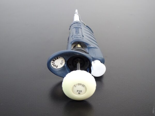 Gilson Pipetman Neo Lab Pipette P20 N | 2-20uL Single Channel Manual Pipette - Image 4