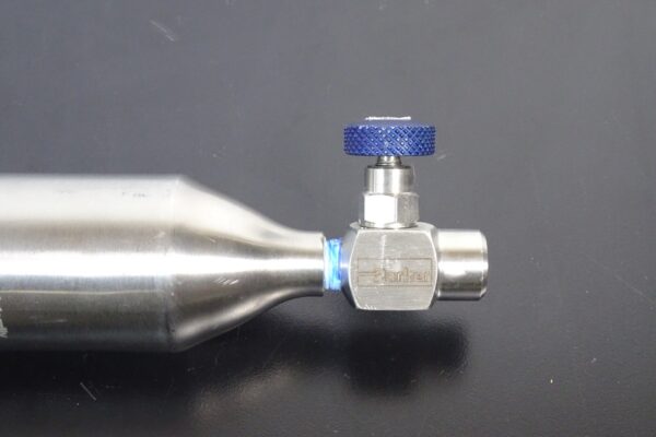 IMC/Sentry Steel Sample Cylinder with Valves | 1800psi | 1/4" Connection - Image 2