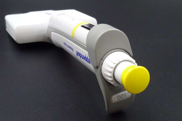 Eppendorf Research Plus 100 | 10-100uL | 8-MultiChannel Manual Pipette - Image 4