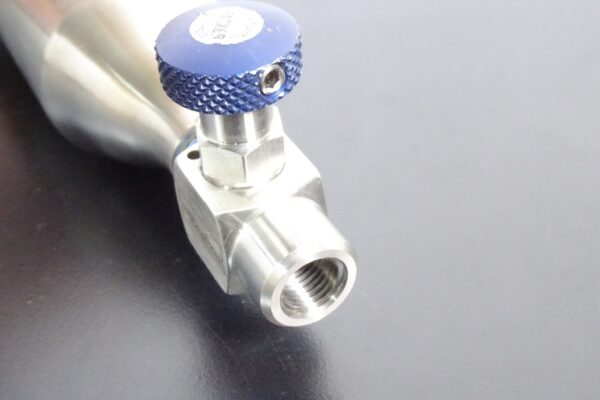 IMC/Sentry Steel Sample Cylinder with Valves | 1800psi | 1/4" Connection - Image 6