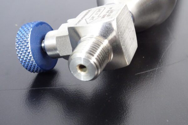 IMC/Sentry Steel Sample Cylinder with Valves | 1800psi | 1/4" Connection - Image 7