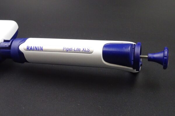Rainin Pipet-Lite L20 | 2-20uL XLS | 12 Channel Manual Pipette | LTS Tips - Image 3