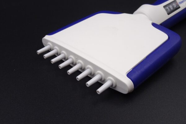 Fisherbrand Elite 1-10uL | 8-Channel Manual Pipette - Image 2