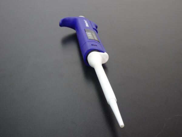Fisherbrand Finnpiptte II Variable Pipette | 0.5-10uL - Image 3