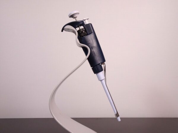 Rainin Classic Lab Pipette PR-200 | 20-200uL Single Channel Manual Pipette - Image 3